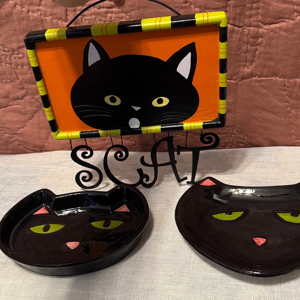 Black‎ Cat Themed Decorative Plates and Sign